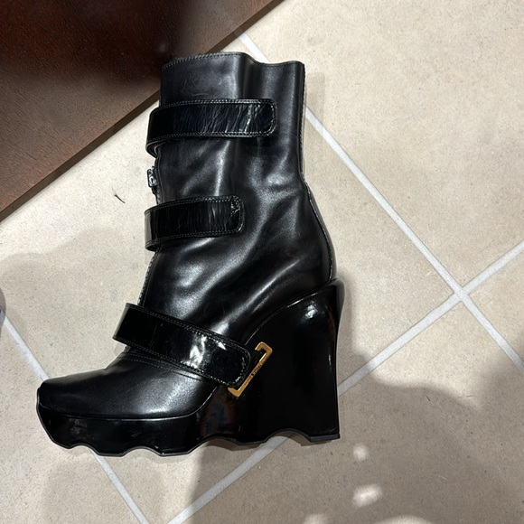 Louis Vuitton wedge ankle boots - Picture 2 of 3